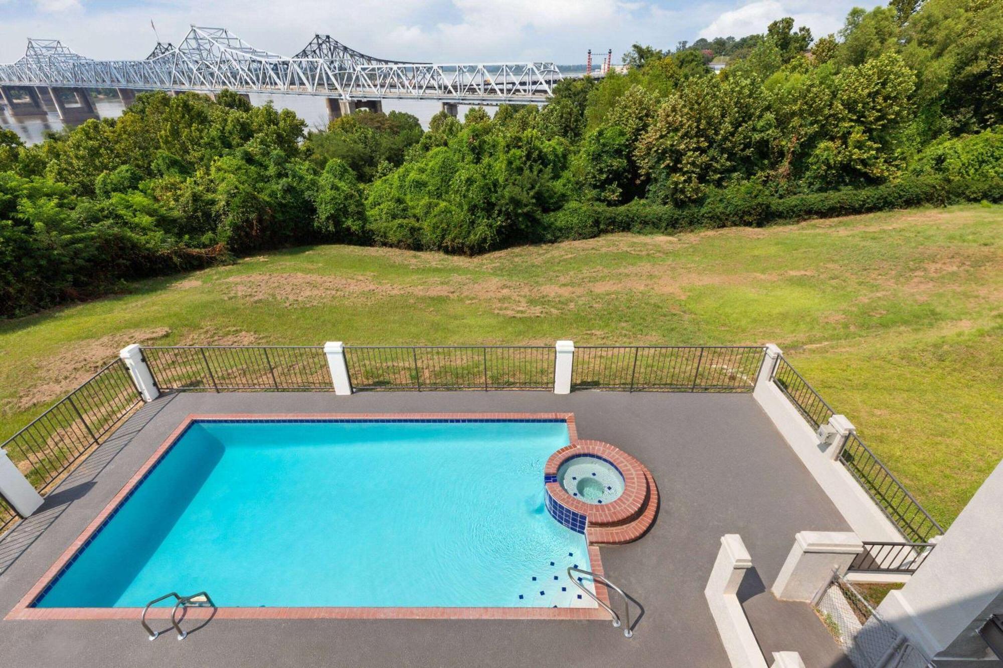 Days Inn & Suites By Wyndham Vicksburg Eksteriør billede